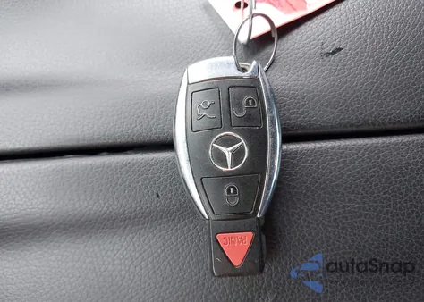 2014 Mercedes-Benz E 350 4Matic z USA, uszkodzony, nr VIN WDDHF8JB6EA783980